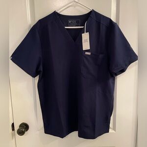 Figs Chisec Three-Pocket Scrub Top Navy Large NEW WITH TAGS EMBROIDERY REMOVED
